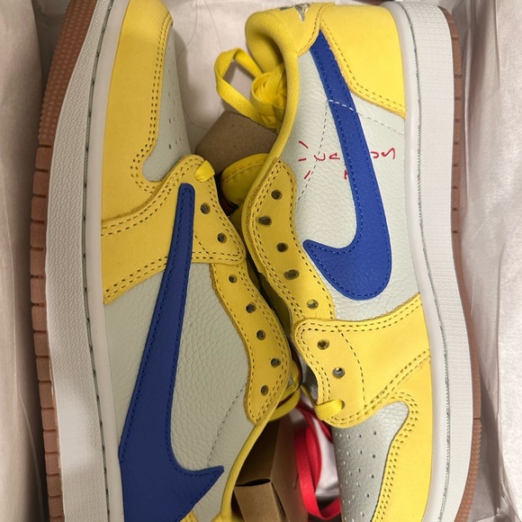 Nike Athletic Shoes Yellow and Blue